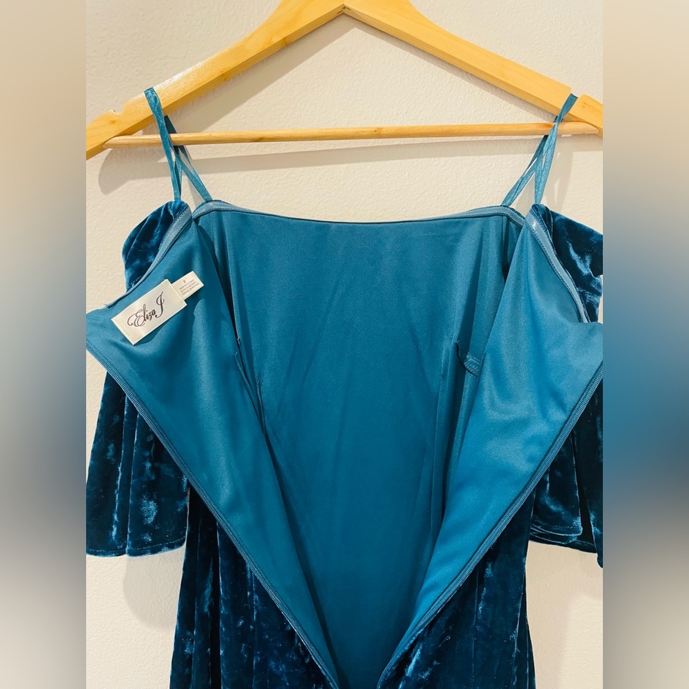 Eliza J Elegant Off-The-Shoulder Velvet Dark Teal Dress - Picture 8 of 8